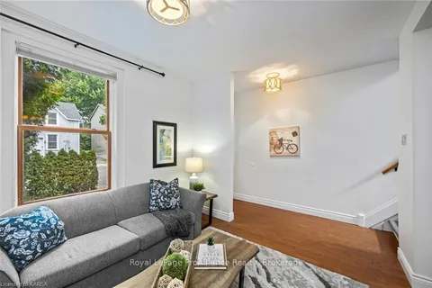 46 ORDNANCE St, Kingston, ON K7K 1G4