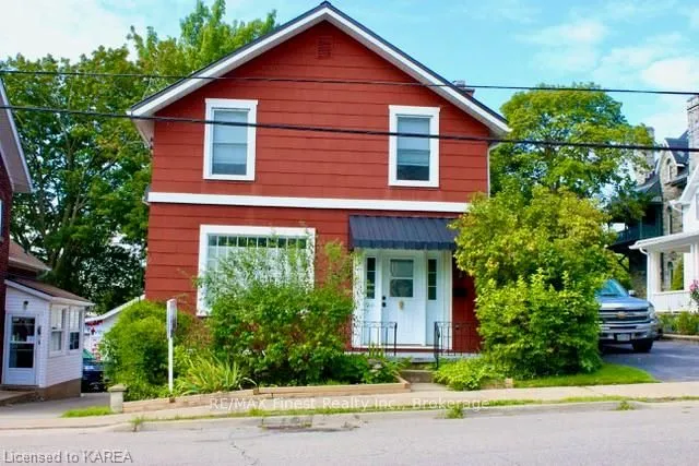 290 STONE St, Gananoque, ON K7G 2A1