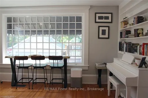 290 STONE St, Gananoque, ON K7G 2A1