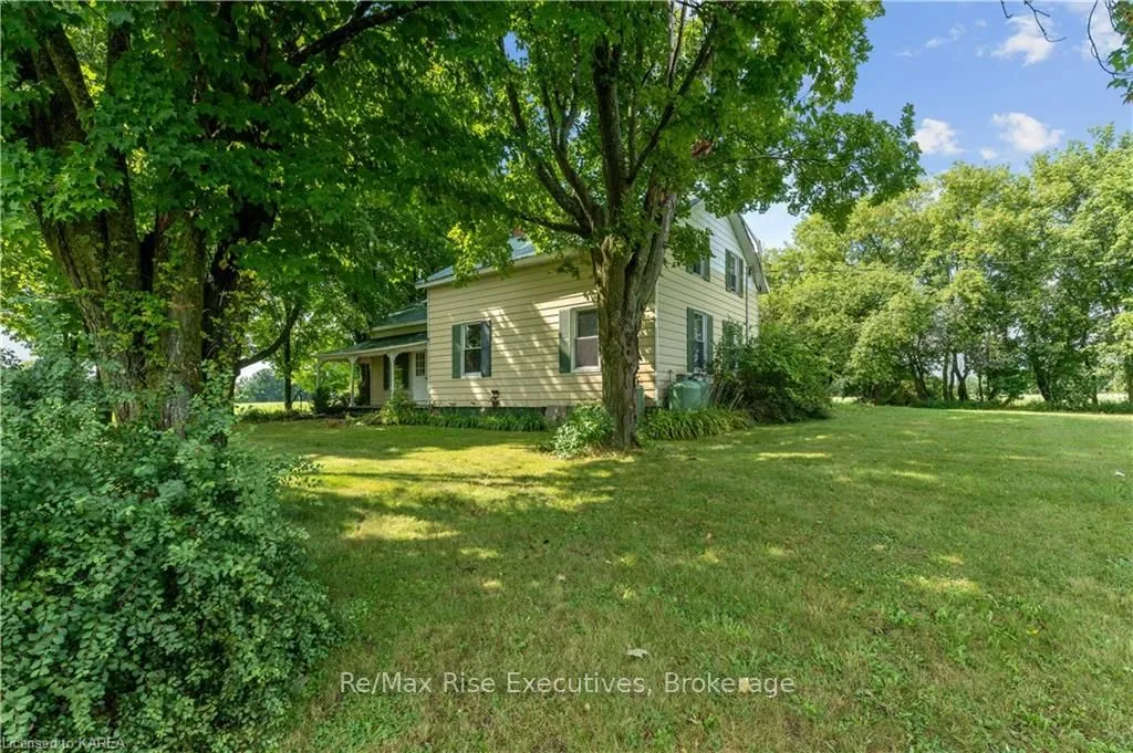 2926 FREEMAN Rd, South Frontenac, ON K0H 2T0