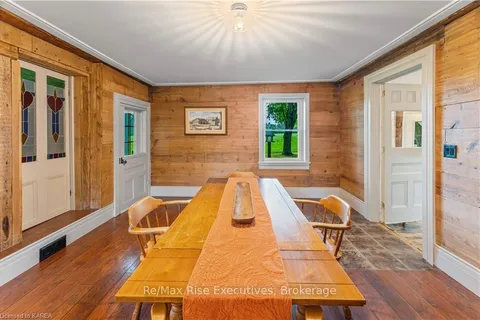 2926 FREEMAN Rd, South Frontenac, ON K0H 2T0