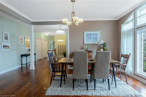 651 WOODLAND Pl, Kingston, ON K7L 4V1