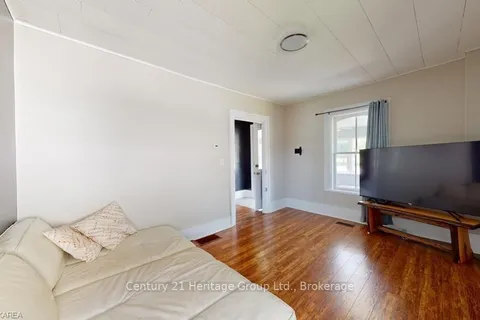 58 BEDFORD St, Westport, ON K0G 1X0