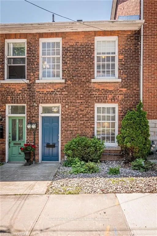 36 LOWER UNION St, Kingston, ON K7M 2M9