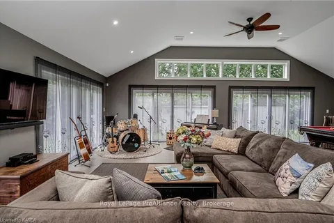 1014 MULBERRY Lane, South Frontenac, ON K0H 1M0