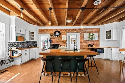 186 EAST St, Greater Napanee, ON K7R 1S8