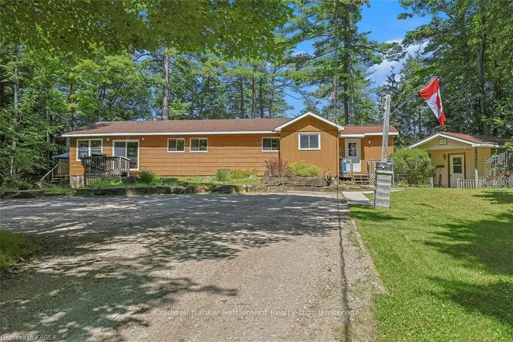 226 LITTLE SILVER LAKE Rd, Tay Valley, ON K0H 2B0
