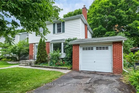 18 STRATHCONA Cres, Kingston, ON K7M 1N8