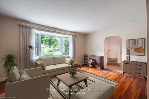 18 STRATHCONA Cres, Kingston, ON K7M 1N8