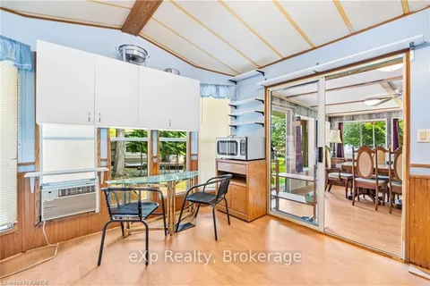 9 GLENFORD Lane, South Frontenac, ON K0H 1T0