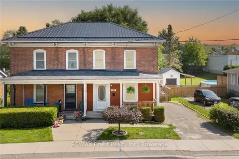 30 KING St, ON K0K 2T0