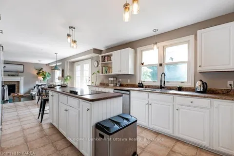 810 KENNEDY Rd, North Grenville, ON K0G 1J0