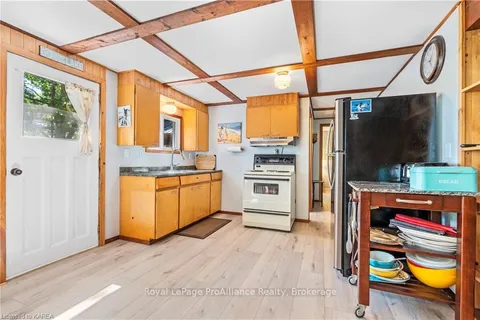 9 HILLSIDE Lane, Rideau Lakes, ON K0G 1X0