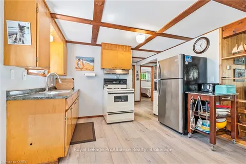 9 HILLSIDE Lane, Rideau Lakes, ON K0G 1X0