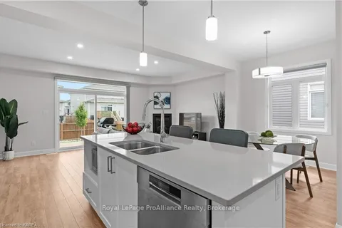 1386 ANDERSEN DRIVE, Kingston, ON K7P 0P4