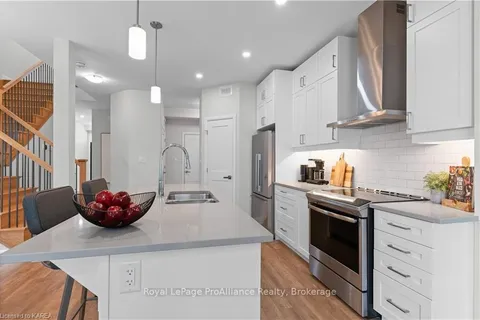 1386 ANDERSEN DRIVE, Kingston, ON K7P 0P4