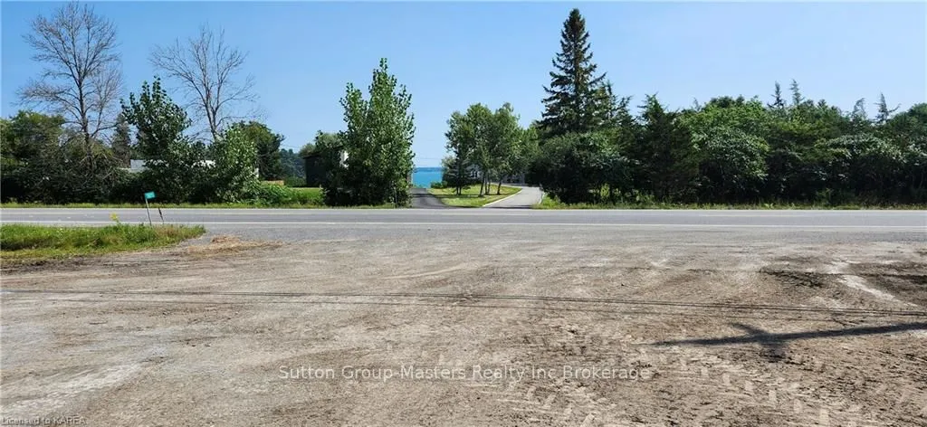 5011 BATH RD Rd, Loyalist, ON K0H 1G0