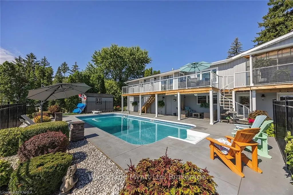 372 DUNDAS St, Greater Napanee, ON K7R 2B6