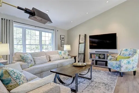 10476 COUNTY RD 2 Rd, South Dundas, ON K0E 1K0