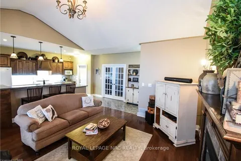 870 CENTRALIA Ave, Fort Erie, ON L0S 1N0