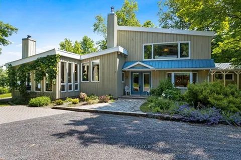 150 DEWOLFE St, Carp - Dunrobin - Huntley -, ON K7S 3G7