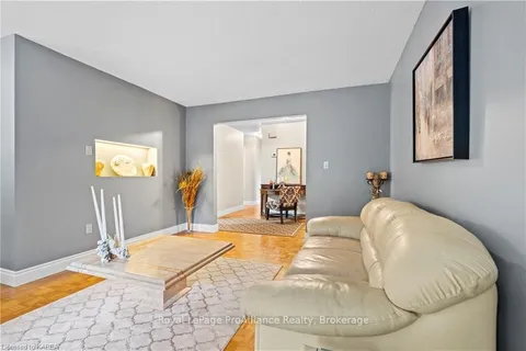 862 KILBURN St, Kingston, ON K7M 6A9