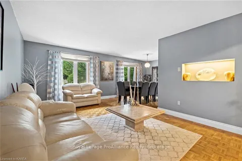 862 KILBURN St, Kingston, ON K7M 6A9