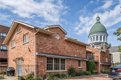 70 JOHNSON St, Kingston, ON K7L 1X7