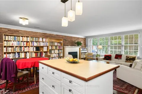 70 JOHNSON St, Kingston, ON K7L 1X7