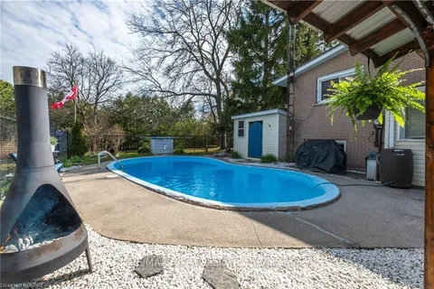 201 OLD ORCHARD Rd, Greater Napanee, ON K0H 1G0