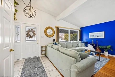 201 OLD ORCHARD Rd, Greater Napanee, ON K0H 1G0