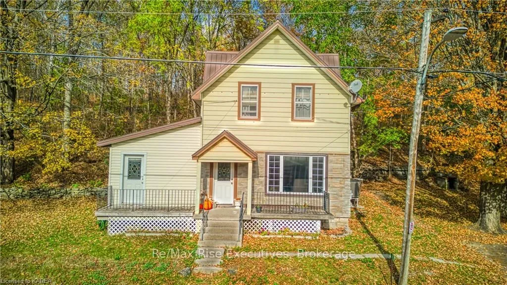 4503 PORTLAND Ave, South Frontenac, ON K0H 2T0