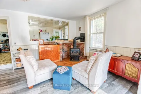 4503 PORTLAND Ave, South Frontenac, ON K0H 2T0