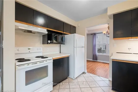 363 WATERLOO Dr, Kingston, ON K7M 8L2