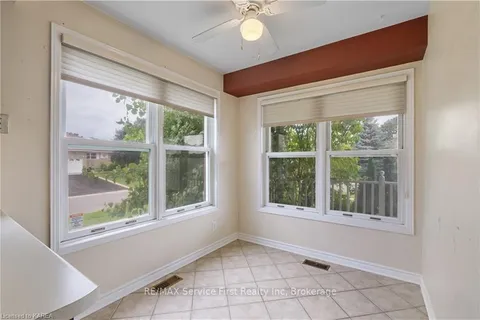 363 WATERLOO Dr, Kingston, ON K7M 8L2