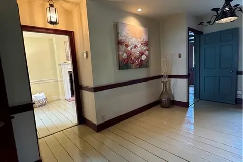 247 MAIN St, Kingston, ON K7K 5S5