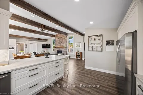 5743 HINCHINBROOKE Rd, South Frontenac, ON K0H 1W0