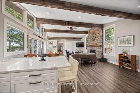 5743 HINCHINBROOKE Rd, South Frontenac, ON K0H 1W0