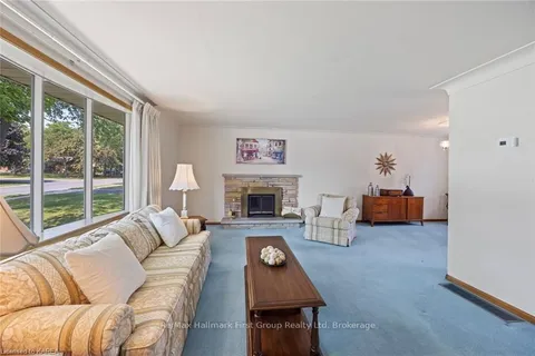 226 WELBORNE Ave, Kingston, ON K7M 4G6