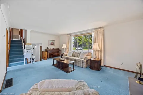 226 WELBORNE Ave, Kingston, ON K7M 4G6