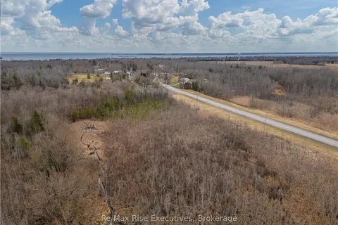 PART 4 CORONATION Blvd, Kingston, ON K7M 5P9