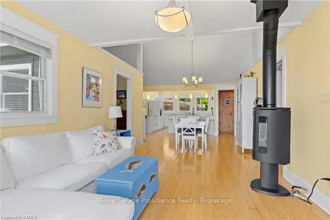 12 LB5 Rd, Rideau Lakes, ON K0E 1G0