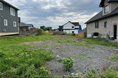 809 WINDERMERE DRIVE, Kingston, ON K7P 0N4