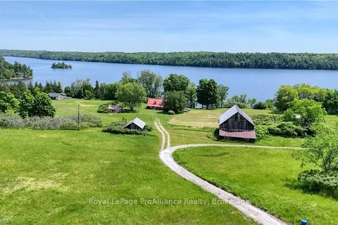 12 CHIPMUNK Lane, South Frontenac, ON K0H 2V0