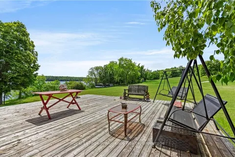 12 CHIPMUNK Lane, South Frontenac, ON K0H 2V0