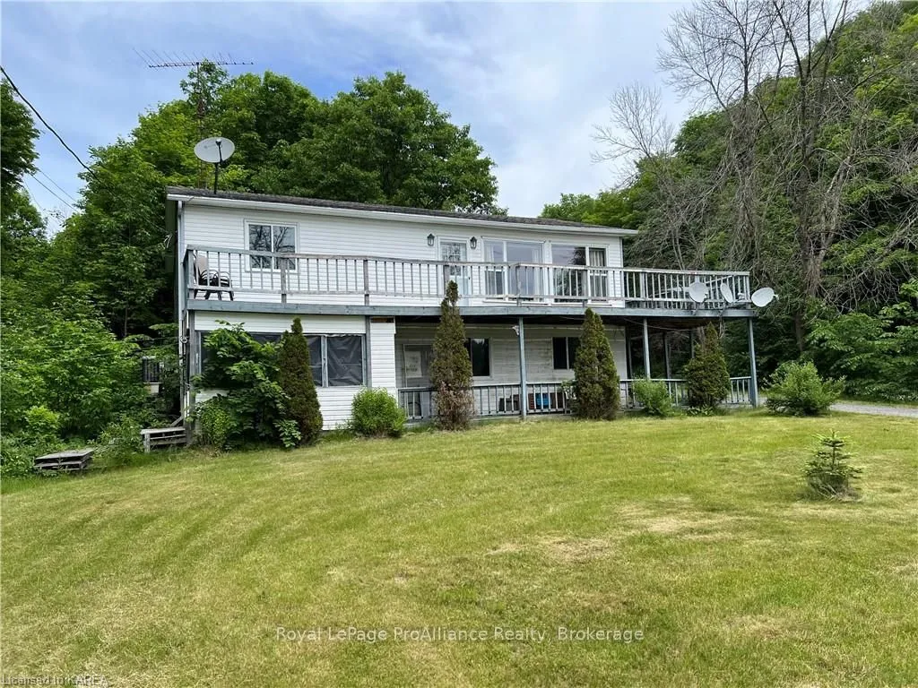 68 GANANOQUE LAKE Rd, ON K7G 2V4