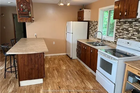 68 GANANOQUE LAKE Rd, ON K7G 2V4