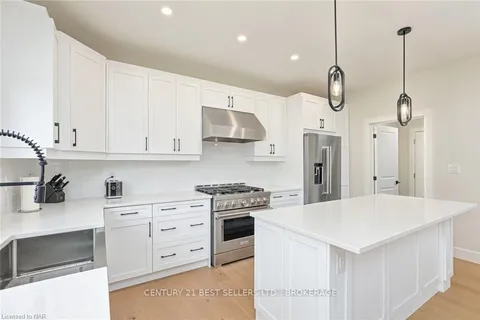 168 COURTLAND St, Blue Mountains, ON L9Y 5L7