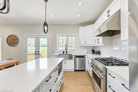 168 COURTLAND St, Blue Mountains, ON L9Y 5L7