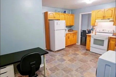 714 PORTSMOUTH Ave, Kingston, ON K7M 1W5